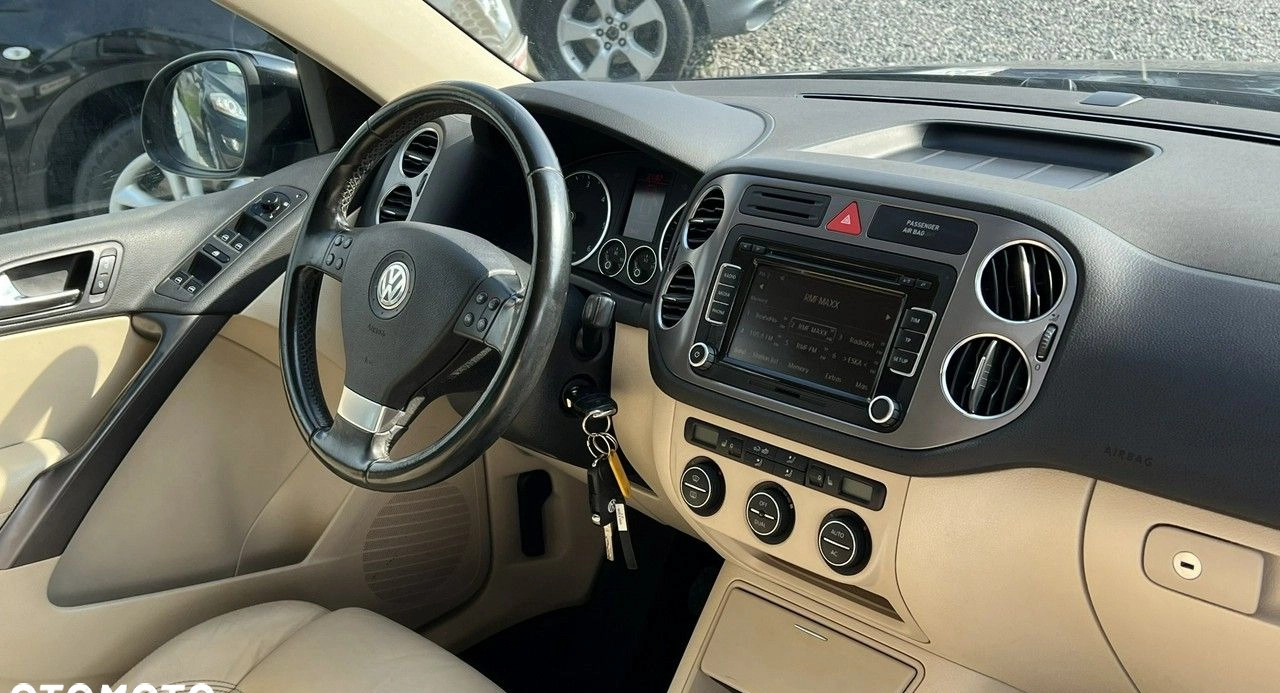 Volkswagen Tiguan cena 32900 przebieg: 272000, rok produkcji 2009 z Skawina małe 352
